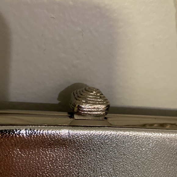 Vintage Silver Metallic Handbag Circa 1960's, Excellent Rare, Timeless Elegance - Picture 3 of 11